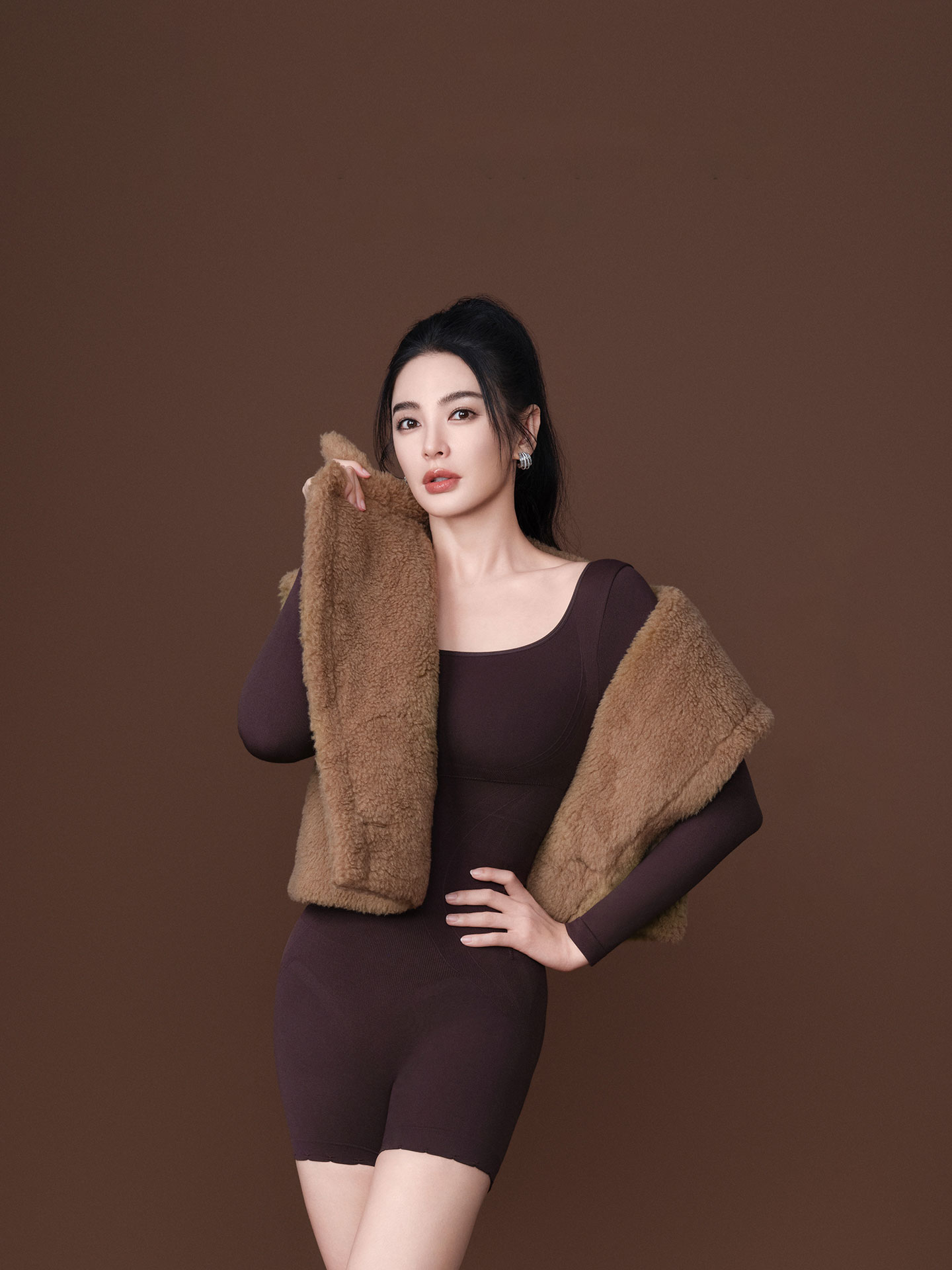 2025 New Curve-Enhancing Black Long-Sleeve Shapewear for Women, Warm and Figure-Flattering